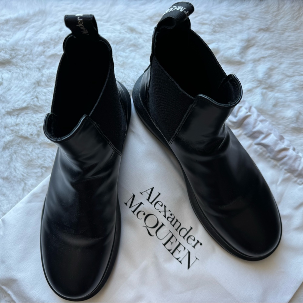 Alexander McQueen Chelsea Boots in Black (SIZE 42) worn once